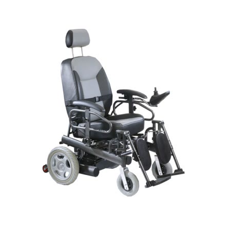 Silla de ruedas motorizada con apoyacabezas.